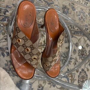 Gucci Brown Heeled Shoes with Luxurious Design